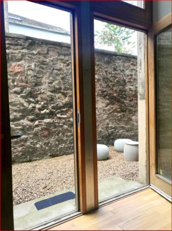 Central Mezzanine Apartment In Historic School Edinburgh Luaran gambar