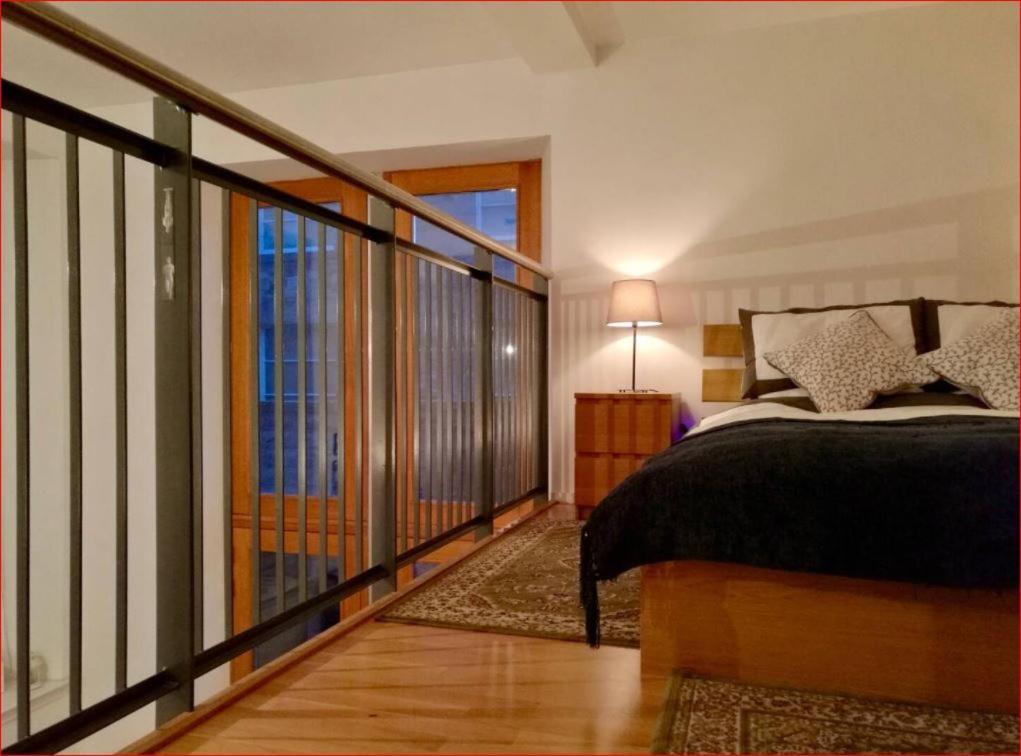 Central Mezzanine Apartment In Historic School Edinburgh Luaran gambar